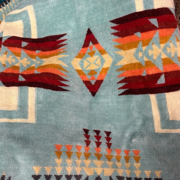 Pendleton king joseph towel, brand new with tags - Picture 7 of 7